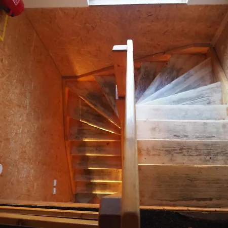 Srub U Lanovky Hostal